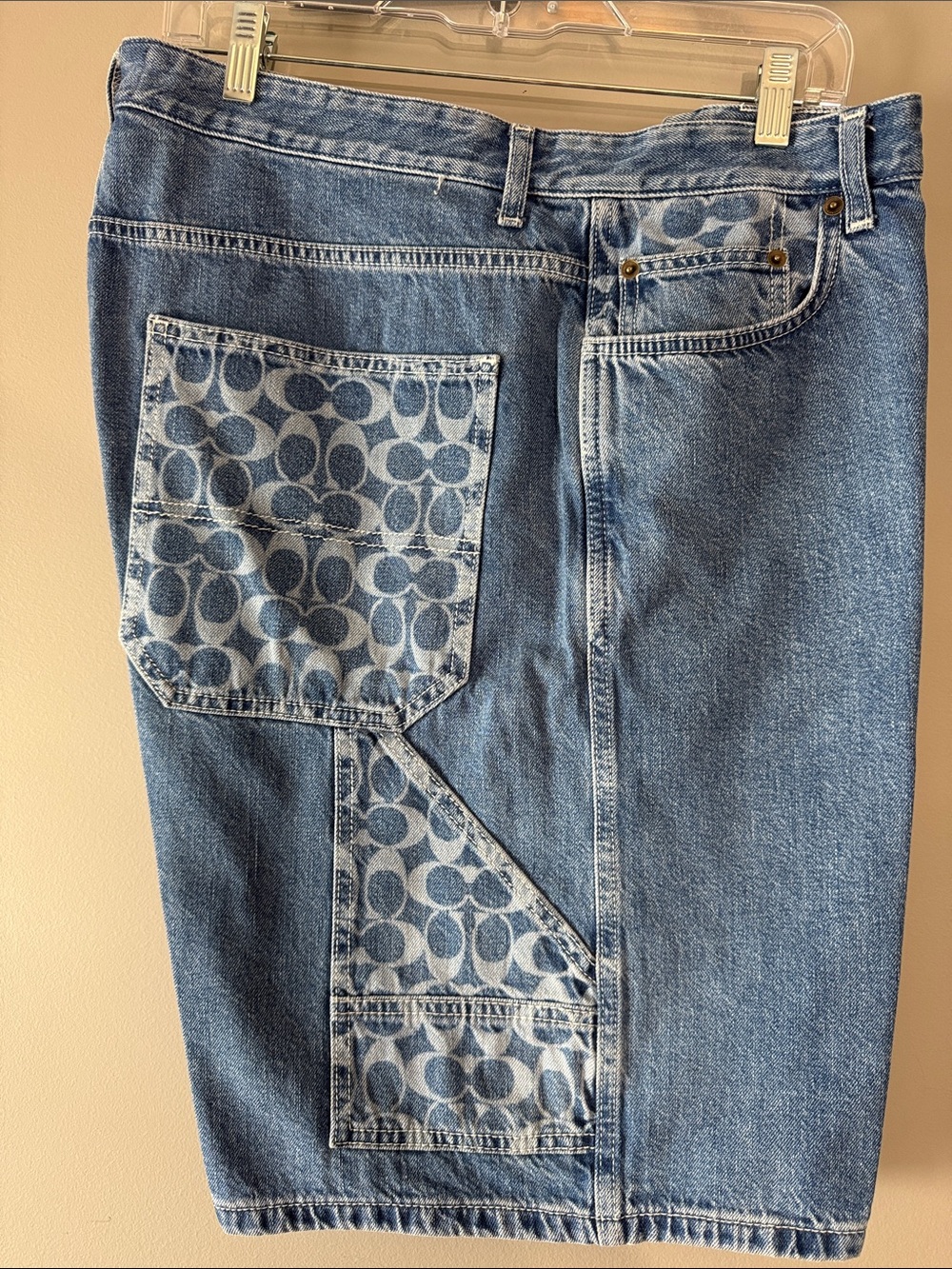 😎Coach Signature Denim Shorts 🩳 😎Size 38